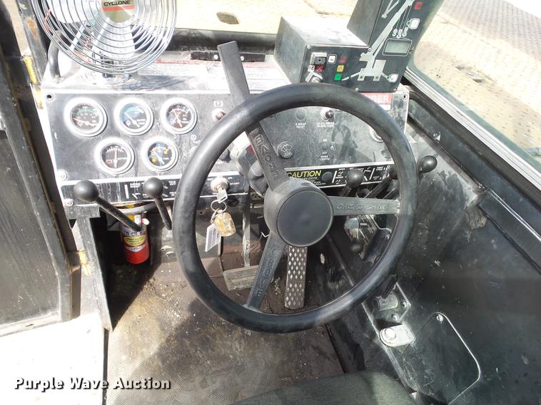 image for item DZ9298 1996 Grove AP410 crane