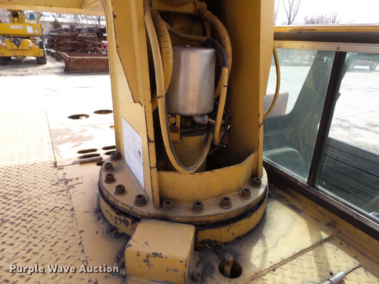 image for item DZ9298 1996 Grove AP410 crane