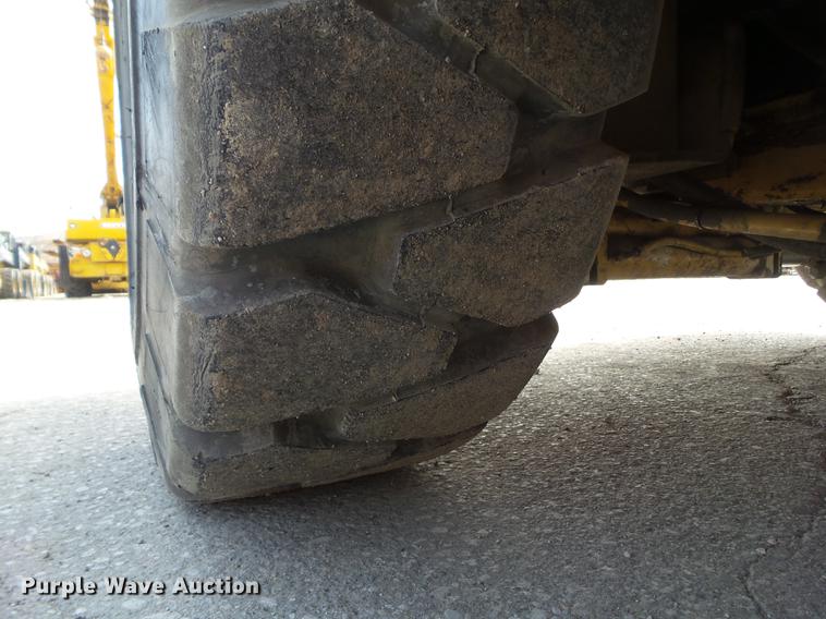 image for item DZ9298 1996 Grove AP410 crane