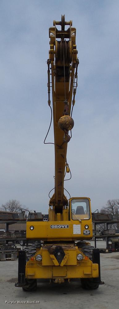 image for item DZ9300 1977 Grove RT620S crane