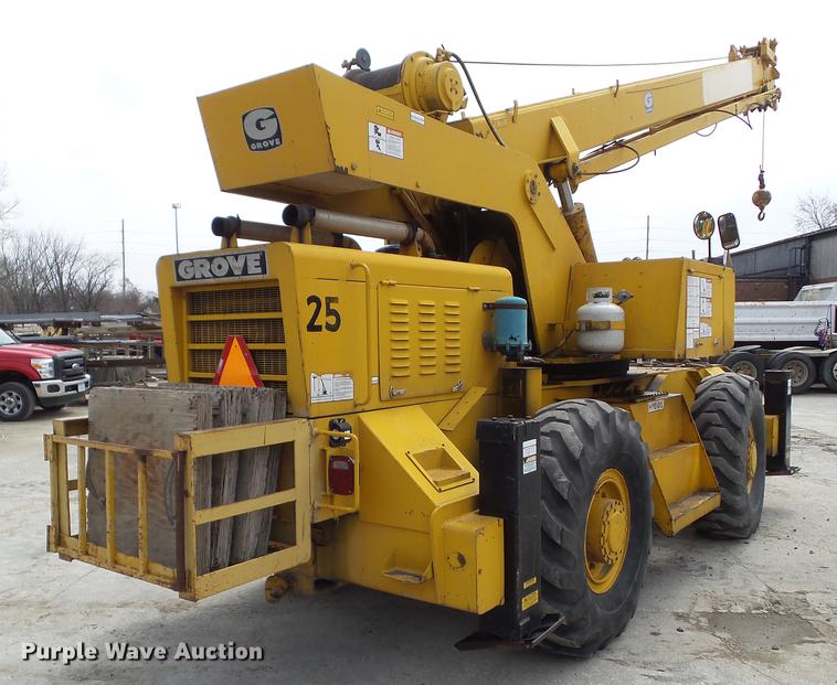 image for item DZ9300 1977 Grove RT620S crane