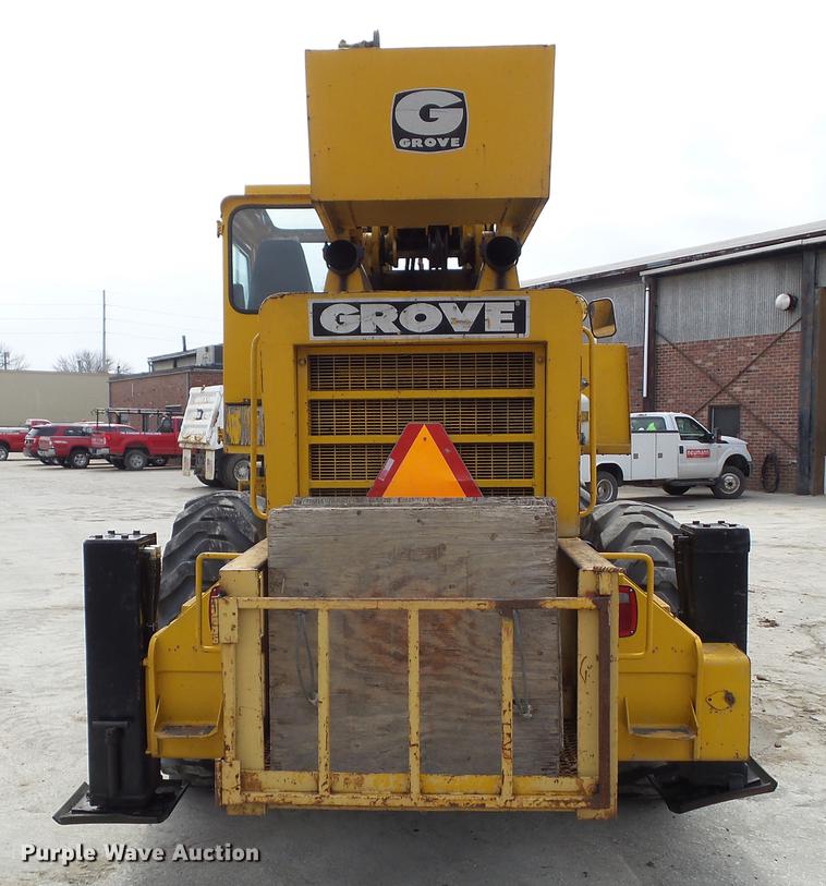 image for item DZ9300 1977 Grove RT620S crane