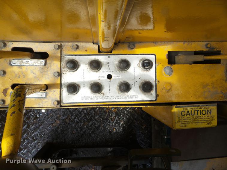 image for item DZ9300 1977 Grove RT620S crane
