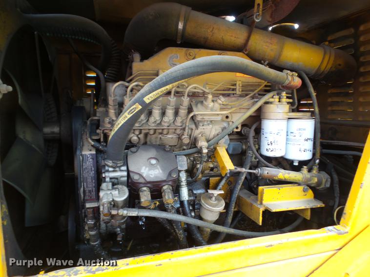 image for item DZ9300 1977 Grove RT620S crane