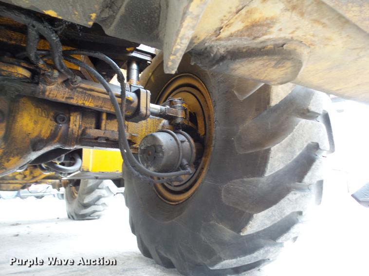 image for item DZ9300 1977 Grove RT620S crane