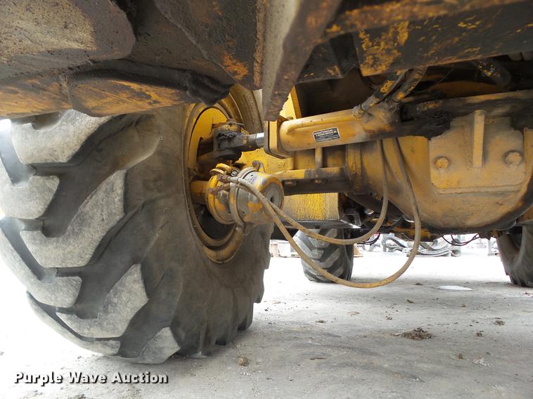 image for item DZ9300 1977 Grove RT620S crane