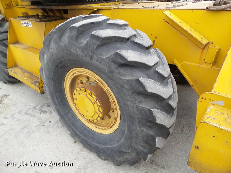 image for item DZ9300 1977 Grove RT620S crane