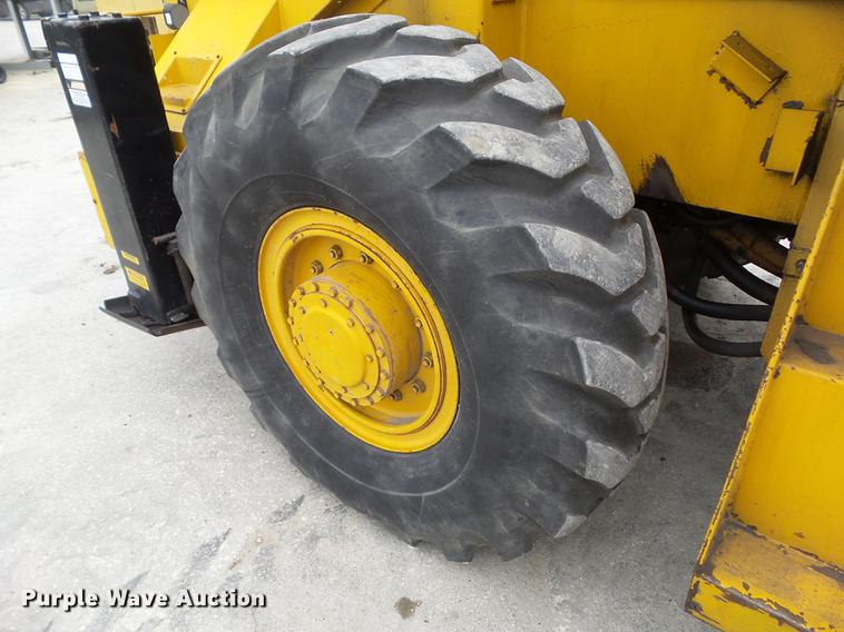 image for item DZ9300 1977 Grove RT620S crane