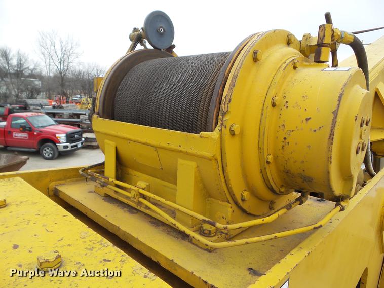 image for item DZ9300 1977 Grove RT620S crane