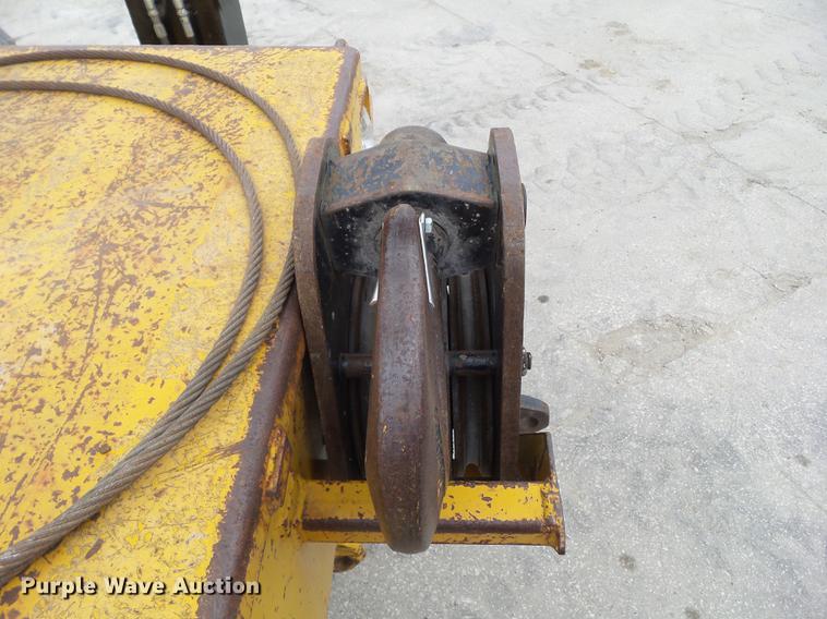 image for item DZ9300 1977 Grove RT620S crane