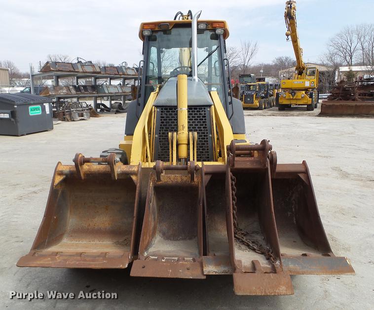 image for item DZ9301 2003 John Deere 310SG backhoe