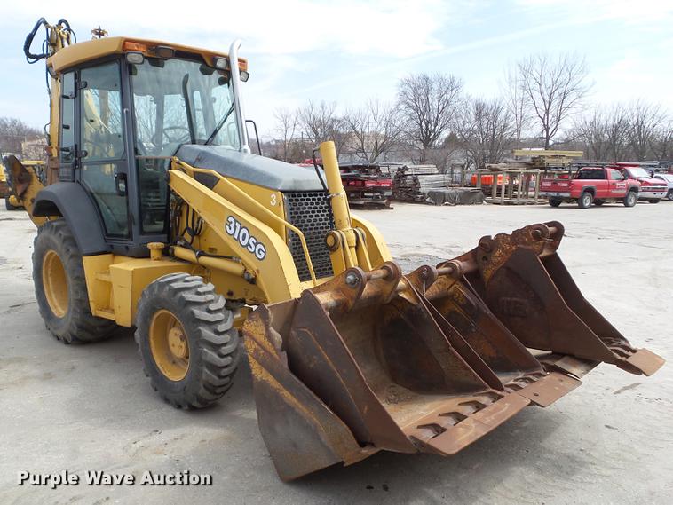 image for item DZ9301 2003 John Deere 310SG backhoe