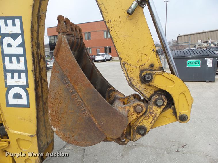 image for item DZ9301 2003 John Deere 310SG backhoe