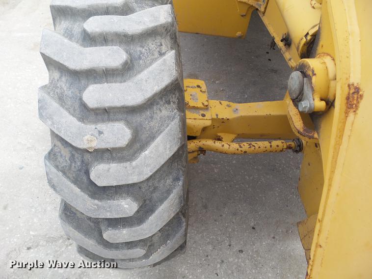 image for item DZ9301 2003 John Deere 310SG backhoe