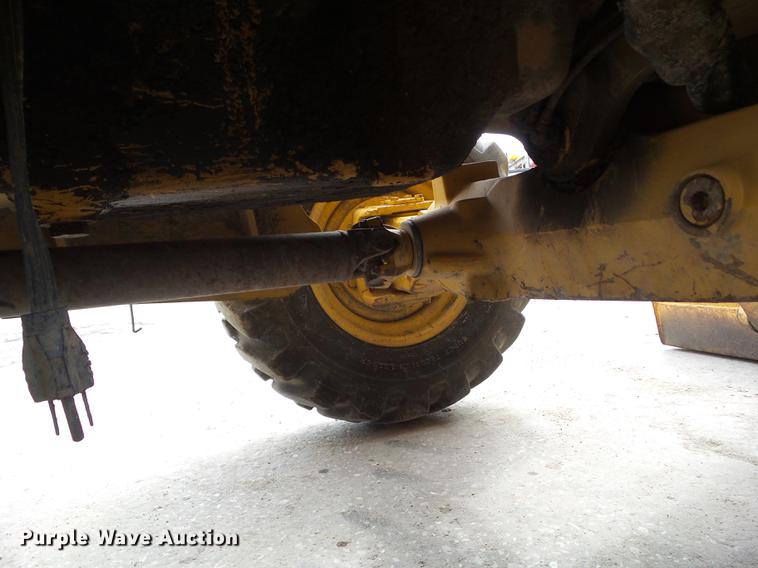 image for item DZ9301 2003 John Deere 310SG backhoe