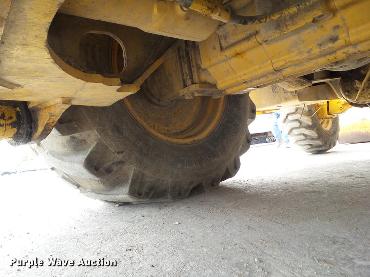 image for item DZ9301 2003 John Deere 310SG backhoe