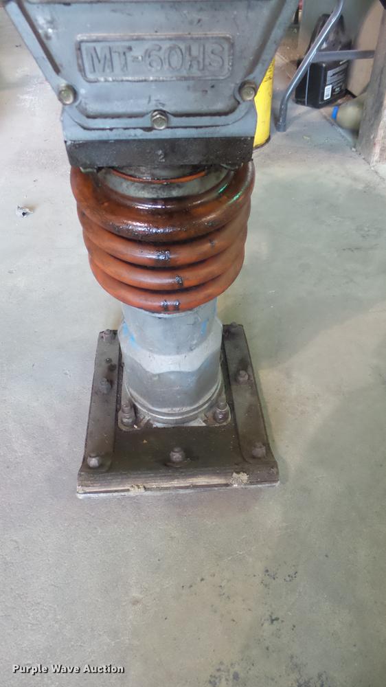 image for item EA9989 Mikasa MT-60HS plate compactor