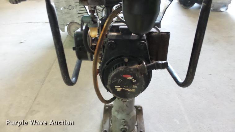 image for item EA9989 Mikasa MT-60HS plate compactor