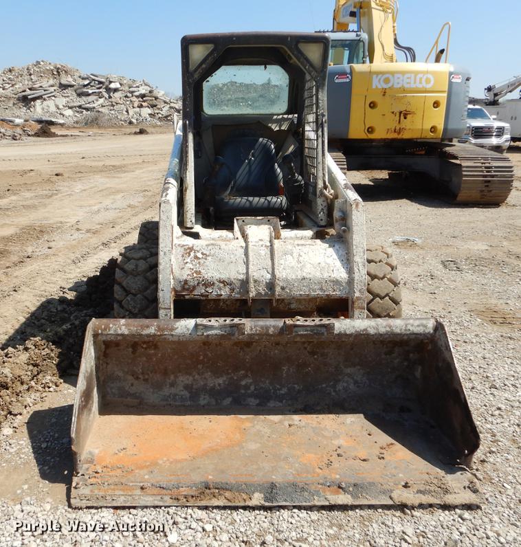 image for item EC9302 2002 Bobcat 763 skid steer