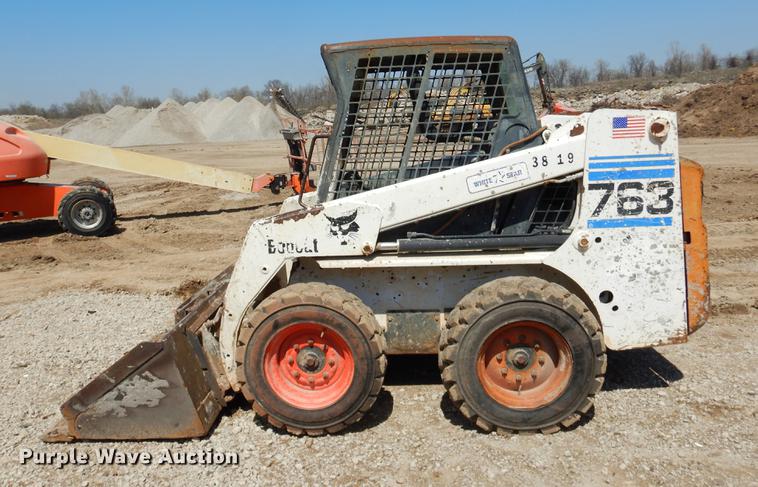 image for item EC9302 2002 Bobcat 763 skid steer