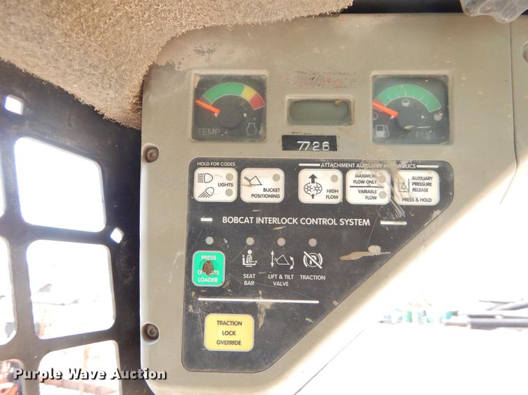 image for item EC9302 2002 Bobcat 763 skid steer