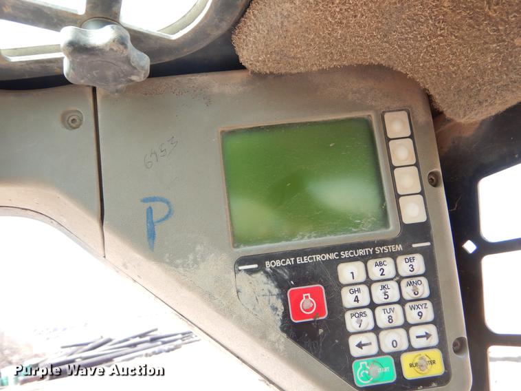 image for item EC9302 2002 Bobcat 763 skid steer