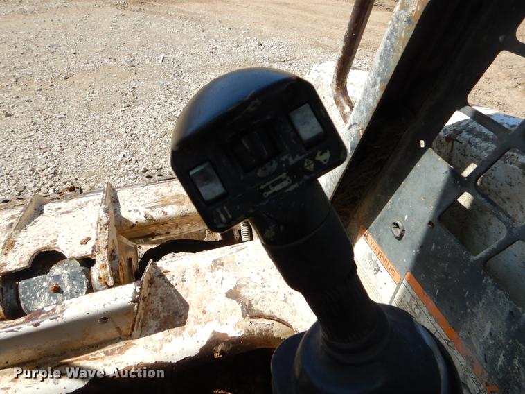 image for item EC9302 2002 Bobcat 763 skid steer