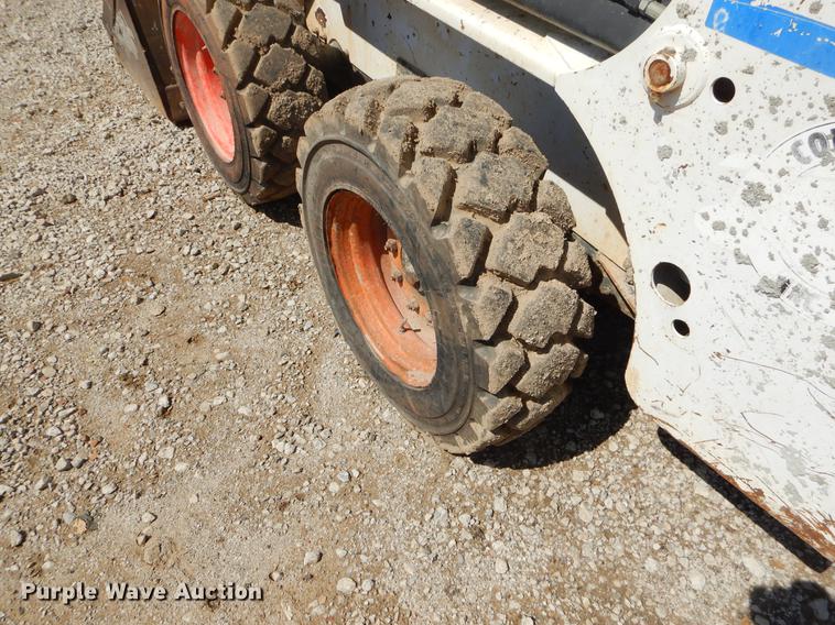 image for item EC9302 2002 Bobcat 763 skid steer