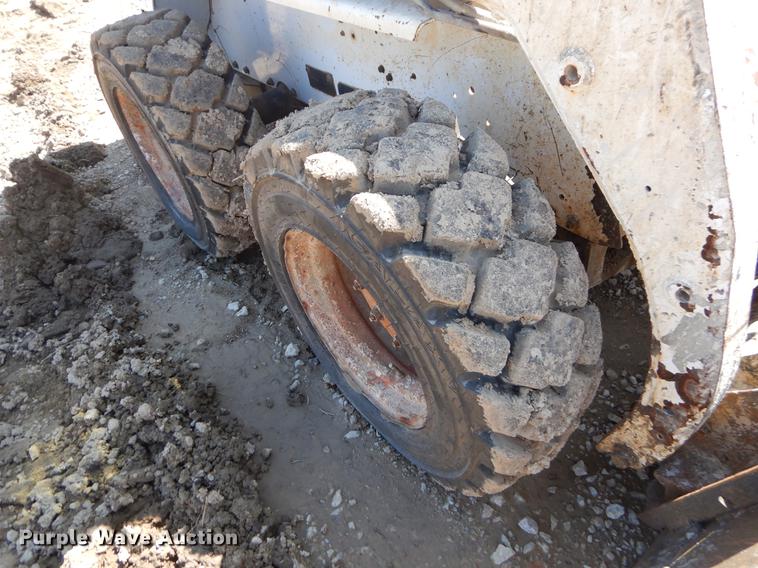 image for item EC9302 2002 Bobcat 763 skid steer