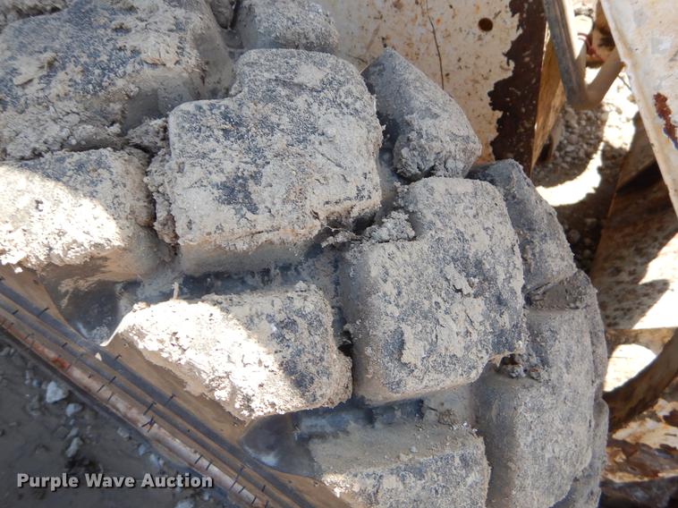 image for item EC9302 2002 Bobcat 763 skid steer