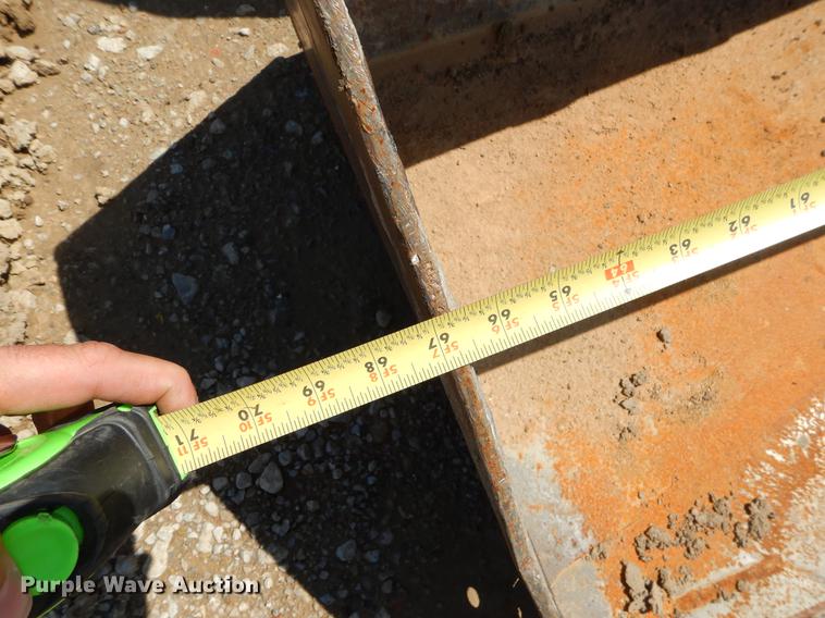 image for item EC9302 2002 Bobcat 763 skid steer