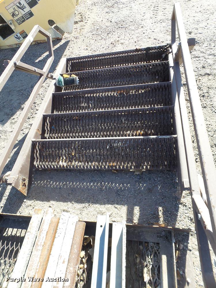 image for item EI9558 Conveyor collection hopper