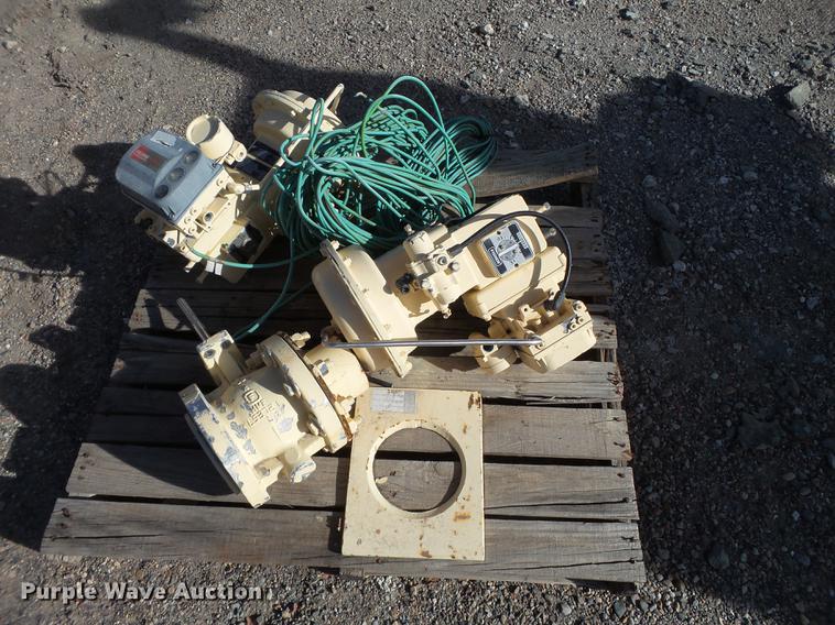 image for item EI9561 Rotating bracket