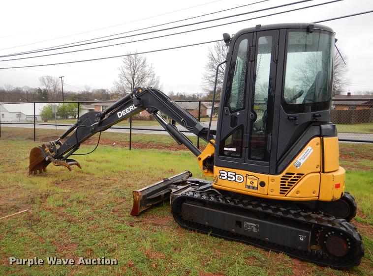image for item EJ9880 2013 John Deere 35D mini excavator