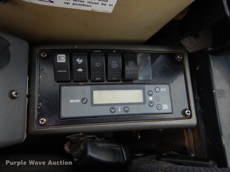 image for item EJ9880 2013 John Deere 35D mini excavator