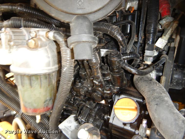 image for item EJ9880 2013 John Deere 35D mini excavator