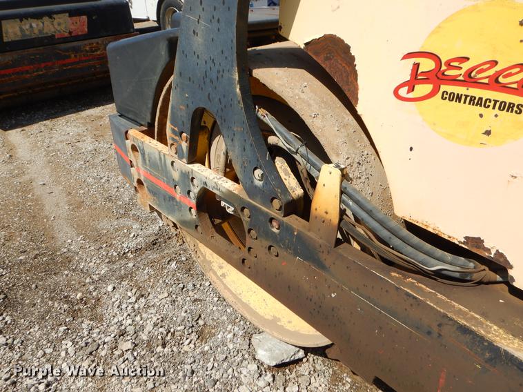 image for item EJ9901 Hypac C778B vibratory double drum roller