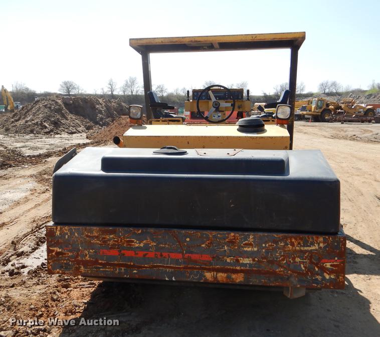 image for item EJ9904 Hypac C778B vibratory double drum roller