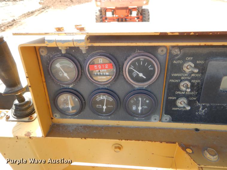 image for item EJ9904 Hypac C778B vibratory double drum roller