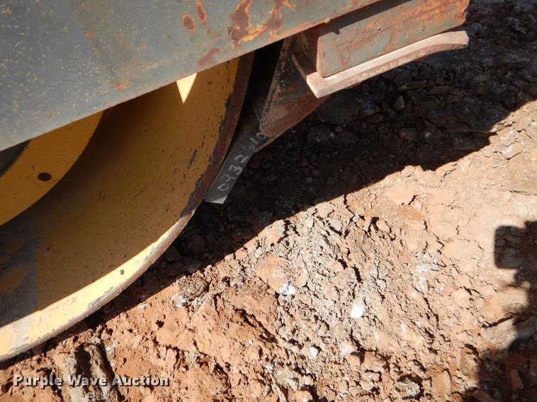 image for item EJ9904 Hypac C778B vibratory double drum roller