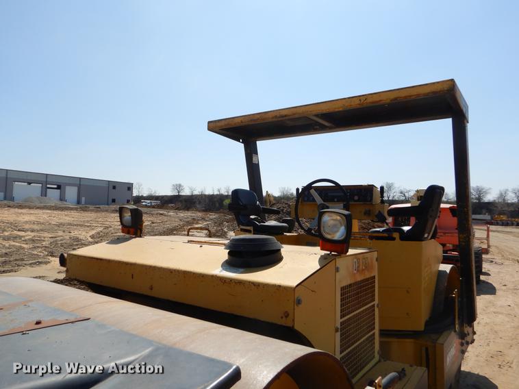 image for item EJ9904 Hypac C778B vibratory double drum roller