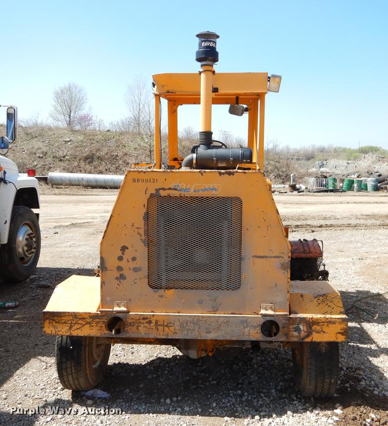 image for item EJ9908 2000 Broce RJ-350 broom