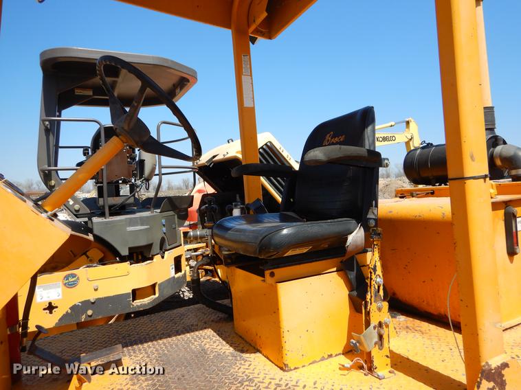 image for item EJ9908 2000 Broce RJ-350 broom