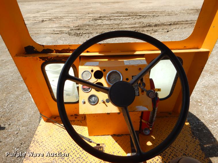 image for item EJ9908 2000 Broce RJ-350 broom