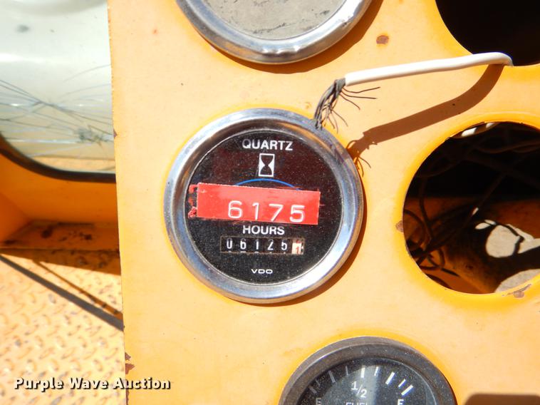 image for item EJ9908 2000 Broce RJ-350 broom