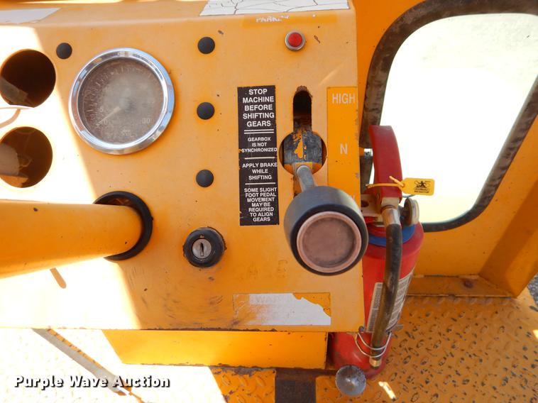 image for item EJ9908 2000 Broce RJ-350 broom