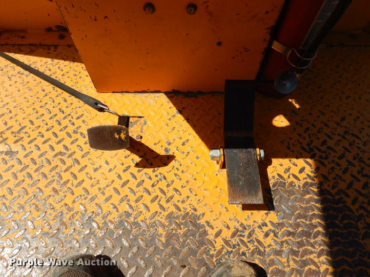 image for item EJ9908 2000 Broce RJ-350 broom