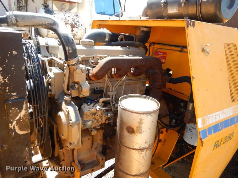 image for item EJ9908 2000 Broce RJ-350 broom