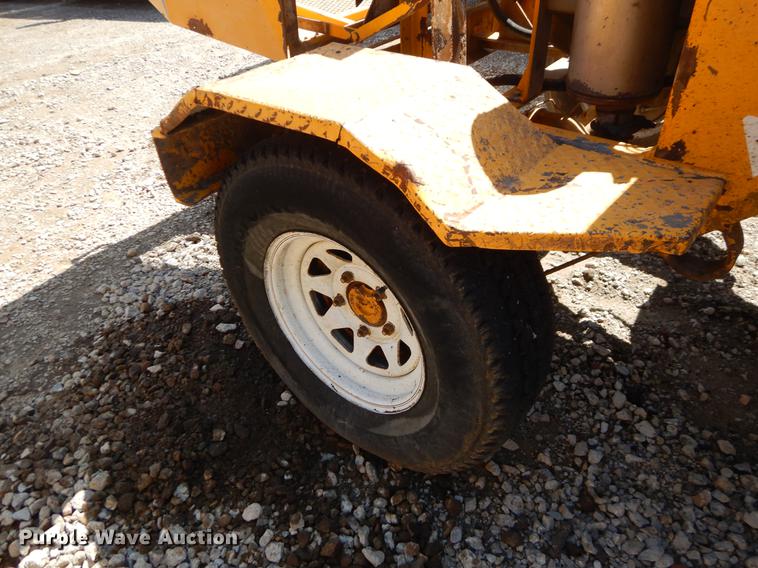 image for item EJ9908 2000 Broce RJ-350 broom