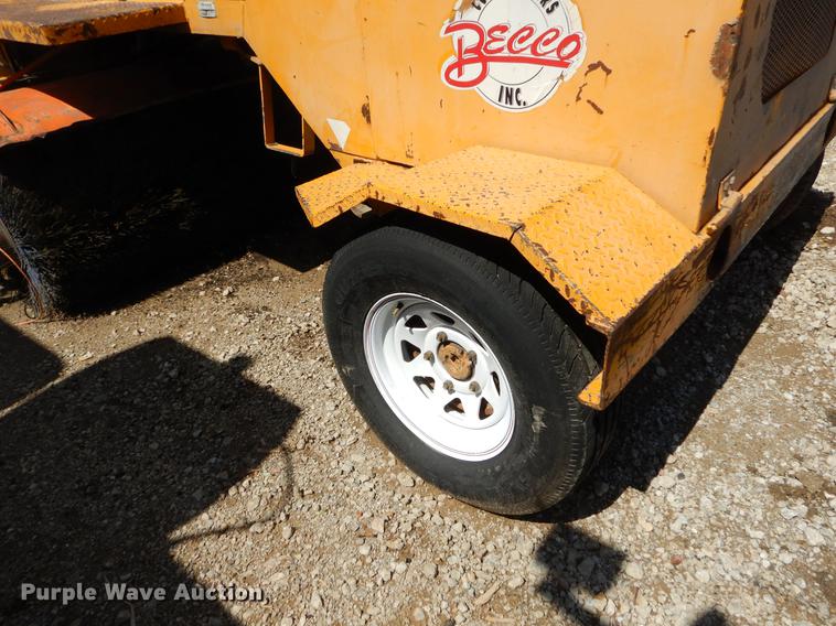 image for item EJ9908 2000 Broce RJ-350 broom